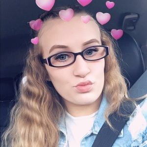 Meet your Posher, Leighanna